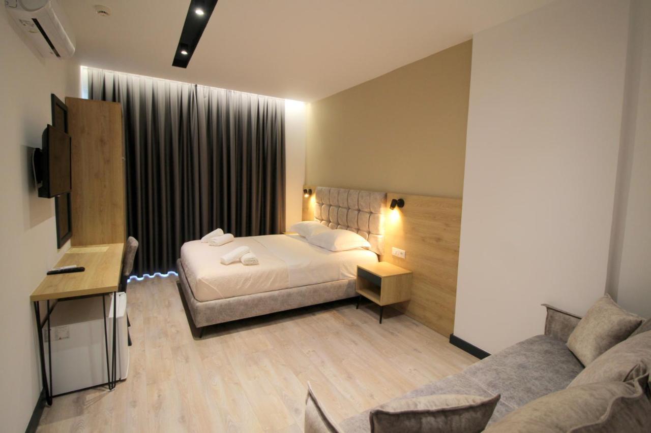 F&J Hotel Sarande Exterior photo