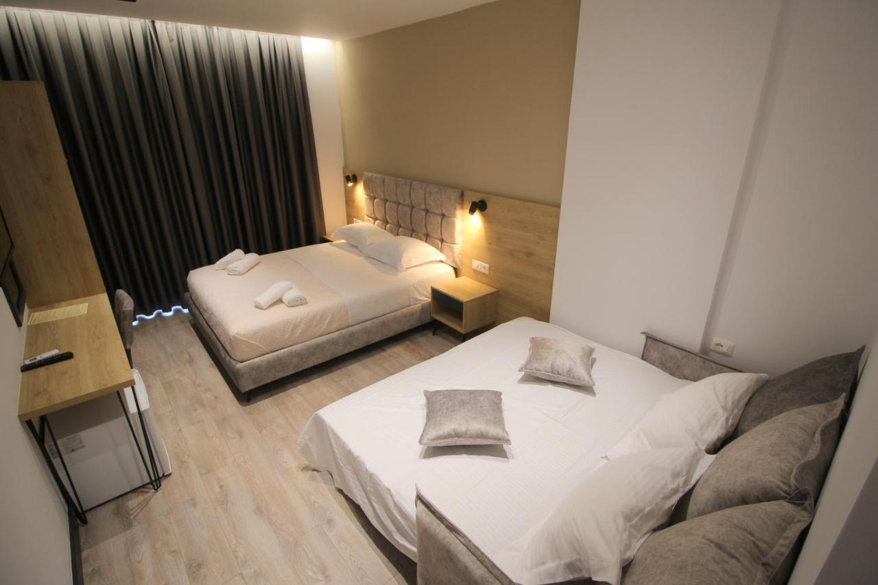 F&J Hotel Sarande Exterior photo
